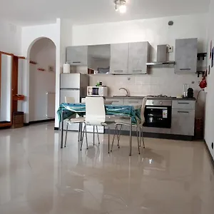 airport-house-mariel.hotelitalianriviera.com/